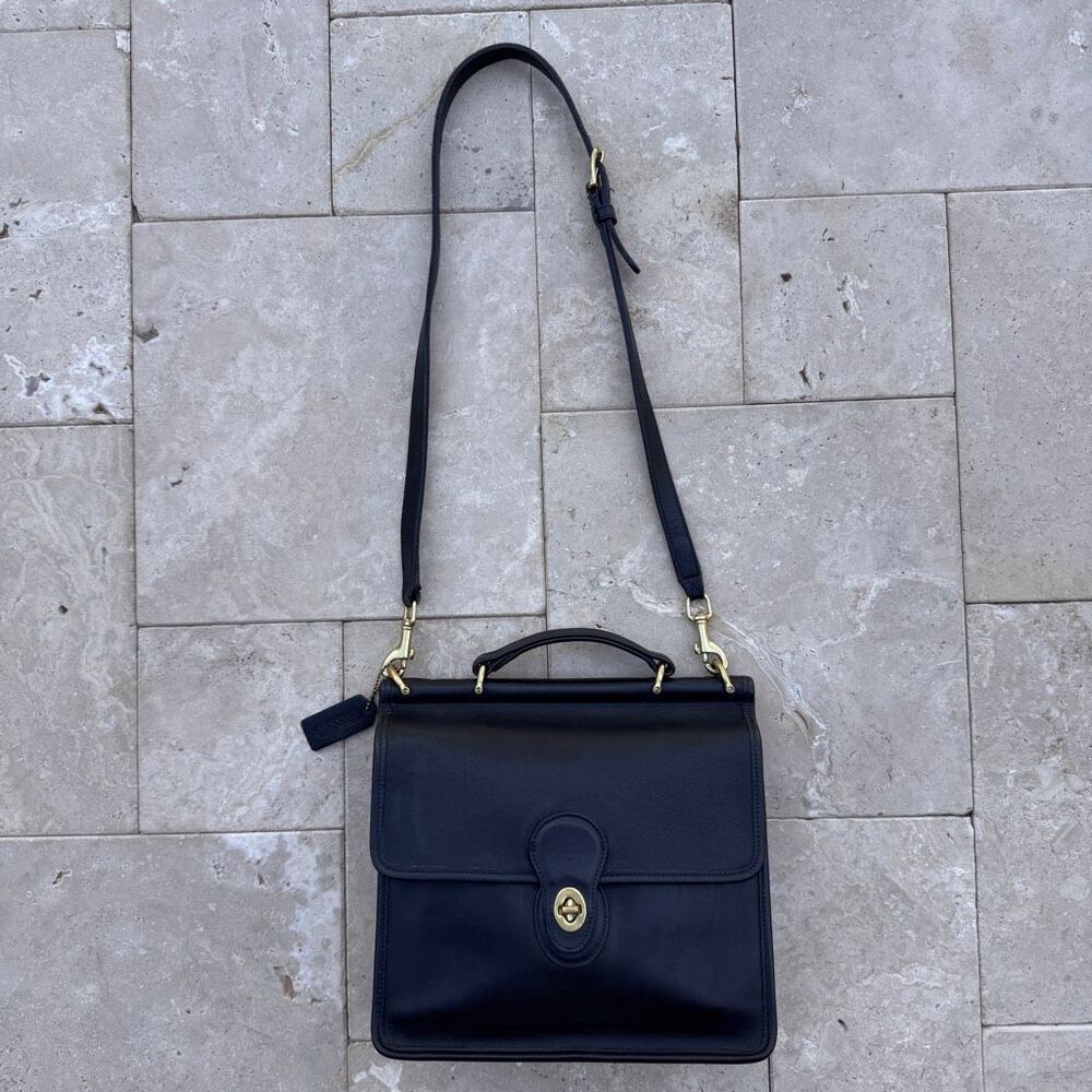 Vintage Coach Willis 9927 Black Leather Brass Crossbody Bag Purse Turnlock